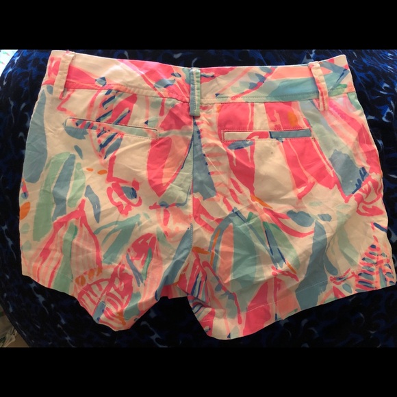❌sold❌ Lilly Pulitzer Shorts - Picture 2 of 4